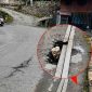 Jembatan di jalur poros Makassar–Toraja wilayah Cakke, Anggeraja mengalami kerusakan dan masih dilalui kendaraan bermuatan besar. (Istimewa)