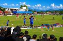 Pemain Makmur Jaya FC merayakan kemenangan 2-1 atas Singki FC pada semifinal pertama Turnamen Belajen Cup 1 di Lapangan Sepak Bola Belajen.