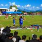 Pemain Makmur Jaya FC merayakan kemenangan 2-1 atas Singki FC pada semifinal pertama Turnamen Belajen Cup 1 di Lapangan Sepak Bola Belajen.