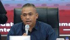 Direktur Reserse Kriminal Khusus Polda Banten, Kombes Pol. Yudhis Wibisana menyampaikan keterangan terkait perkembangan kasus dugaan korupsi proyek akses Pelabuhan Warnasari.