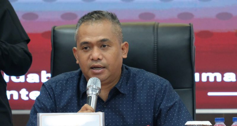 Direktur Reserse Kriminal Khusus Polda Banten, Kombes Pol. Yudhis Wibisana menyampaikan keterangan terkait perkembangan kasus dugaan korupsi proyek akses Pelabuhan Warnasari.