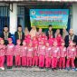 Para santri TKB PAUD-Qu Al-Falah bersama dewan penguji dan tenaga pendidik berfoto usai pelaksanaan munaqosyah akhir tahun ajaran 2025/2026 di Perumahan Sari Bumi Indah, Curug, Kabupaten Tangerang.