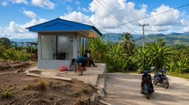 Sebuah tempat pangkas rambut baru tengah dibangun di Baribatu dengan konsep sederhana modern serta menghadirkan suasana sejuk khas daerah perbukitan.