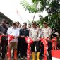 Kapolda Banten Irjen Pol Hengki bersama Wakil Bupati Lebak Ir. H. Amir Hamzah, Kapolres Lebak AKBP Herfio Zaki, dan jajaran terkait saat meresmikan Jembatan Merah Putih Presisi di Kabupaten Lebak sebagai wujud sinergi membangun infrastruktur untuk masyarakat.