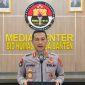 Kabidhumas Maruli Ahiles Hutapea menyampaikan imbauan kepada masyarakat terkait menjaga situasi kamtibmas di Media Center Bid Humas Polda Banten.