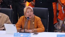 Komisioner Kompolnas Irjen Pol (Purn) Ida Oetari Poernamasasi menyampaikan dukungan terhadap langkah Polda Metro Jaya dalam penanganan kejahatan jalanan saat konferensi pers di Polda Metro Jaya, Jumat (22/5/2026).