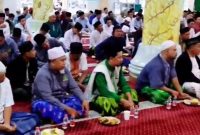 Jemaah Safari Subuh FDKMP Kecamatan Rajeg tampak khusyuk mengikuti kajian yang dihadiri ratusan peserta.