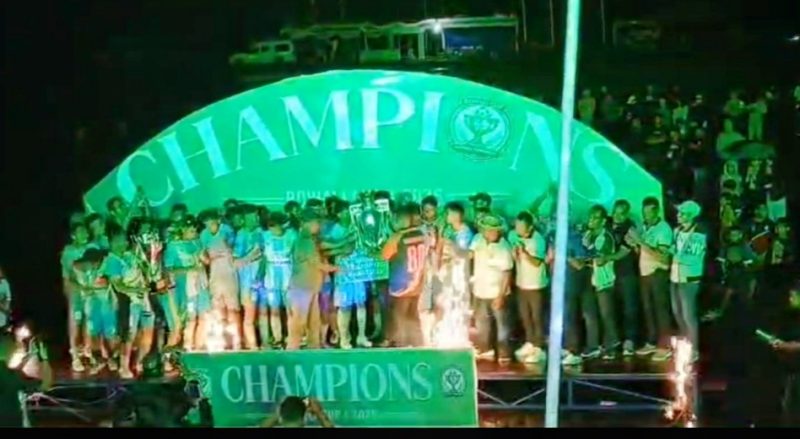 Euforia pemain Marsela Langa usai menjadi juara 1 juara Bowali Cup 1. (Foto: Elfrat Frans Dhena)