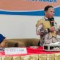 Bupati Ngada, Raymundus Bena ketika membuka RAT Mini KSP Obor Mas Cabang Bajawa. (Foto: Humas Prokopim Ngada).