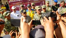 Kasum TNI Richard Tampubolon meninjau percepatan pembangunan infrastruktur dan meresmikan fasilitas air bersih di Tapanuli. (dok. Puspen TNI)