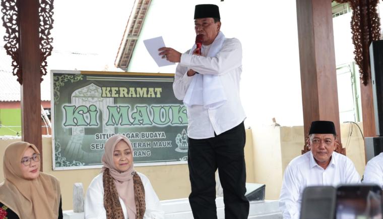 Foto  Bupati Tangerang meresmikan makam Ki Mauk di Kecamatan Mauk, Minggu (17/5/26}