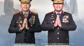 Kapolda Banten Irjen Pol Hengki (kiri) dan Wakapolda Banten Brigjen Pol Dr. Hendra Wirawan (kanan) menyampaikan ucapan Selamat Hari Raya Waisak 2570 BE/2026 Masehi kepada umat Buddha, disertai harapan agar nilai kedamaian, cinta kasih, dan kerukunan senantiasa terjaga dalam kehidupan bermasyarakat.