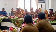 Lurah Kutabumi bersama Camat Pasar Kemis dan Tim Penilai Kabupaten Tangerang mengikuti sesi pemaparan serta evaluasi dalam rangka Lomba Kinerja Kelurahan Tingkat Kabupaten Tangerang Tahun 2026.