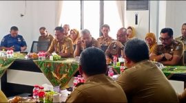 Lurah Kutabumi bersama Camat Pasar Kemis dan Tim Penilai Kabupaten Tangerang mengikuti sesi pemaparan serta evaluasi dalam rangka Lomba Kinerja Kelurahan Tingkat Kabupaten Tangerang Tahun 2026.