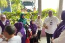 Suasana pembinaan dan evaluasi lapangan oleh Tim Pembina Posyandu Kabupaten Tangerang bersama kader Posyandu dan unsur terkait di Desa Sukamantri, Kecamatan Pasar Kemis.