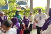 Suasana pembinaan dan evaluasi lapangan oleh Tim Pembina Posyandu Kabupaten Tangerang bersama kader Posyandu dan unsur terkait di Desa Sukamantri, Kecamatan Pasar Kemis.