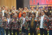Jajaran pengurus pusat dan daerah Laskar Merah Putih berfoto bersama usai pelaksanaan Rapimnas 2026 di Hotel Kartika Chandra, Jakarta, Sabtu (13/6/2026).
