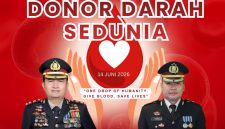 Caption Foto:
AKBP Dr. Martua Raja Taripar Laut Silitonga, S.H., S.I.K., M.Si., didampingi Wakapolres Cilegon Kompol Mochamad Ridzky Salatun, S.I.K., menyampaikan ucapan dan dukungan dalam rangka peringatan Hari Donor Darah Sedunia 2026 sebagai bentuk komitmen Polres Cilegon terhadap gerakan kemanusiaan dan kepedulian sosial.