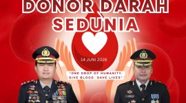 Caption Foto:
AKBP Dr. Martua Raja Taripar Laut Silitonga, S.H., S.I.K., M.Si., didampingi Wakapolres Cilegon Kompol Mochamad Ridzky Salatun, S.I.K., menyampaikan ucapan dan dukungan dalam rangka peringatan Hari Donor Darah Sedunia 2026 sebagai bentuk komitmen Polres Cilegon terhadap gerakan kemanusiaan dan kepedulian sosial.