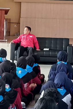 Pesan Penting Lurah Kutabumi di Ajang PMR Pasar Kemis, Apa Isinya?