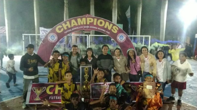 SDI Waturutu berhasil jadi Champion Futsal ke-8 antar SD di SMP Negeri 1 Bajawa. (Foto: Elfrat Frans Dhena)