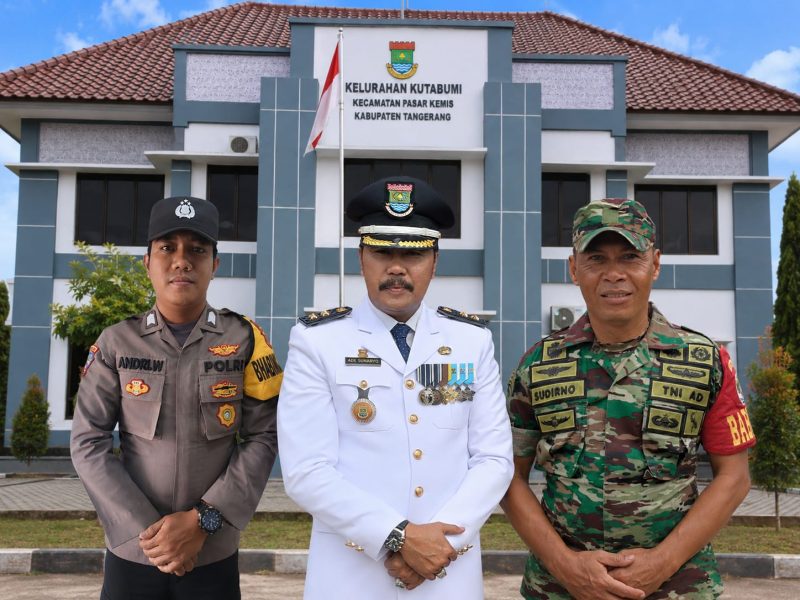 Keterangan poto. Binmas kutabumi Bipka Andri Wijaya, Lurah Kutabumi Ade Sunaryo, Babinsa Kutabumi Sertu  Sudirno