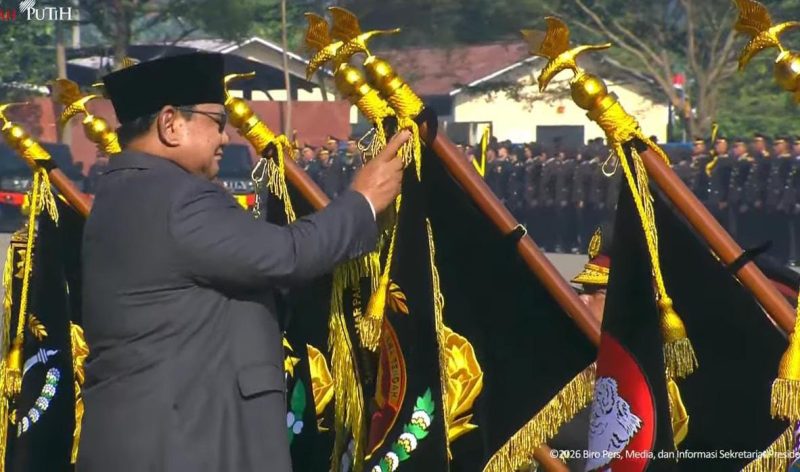 Keterangan poto:  

Kapolda Banten Irjen Pol Hengki di Anugerahi Tanda Kehormatan Samkarya Nugraha Sakanti Oleh Presiden Republik Indonesia, Jenderal TNI (Purn) H. Prabowo Subianto.