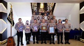 Poto Bersama:

 Kapolda Banten Irjen Pol Hengki bersama Jajaran