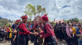 Di Tengah Gempuran Zaman, Dadawea Menolak Lupa: Ka Sao Weti Wali Menjadi Benteng Terakhir Warisan Leluhur Ngada. (Foto: Humas Prokopim Ngada)