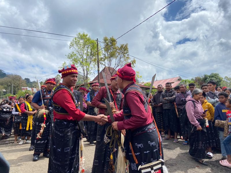 Di Tengah Gempuran Zaman, Dadawea Menolak Lupa: Ka Sao Weti Wali Menjadi Benteng Terakhir Warisan Leluhur Ngada. (Foto: Humas Prokopim Ngada)