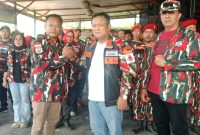 Penyerahan SK oleh Rudi Ongky G selaku Ketua Markas Daerah Provinsi Banten kepada Panji Kuswanto selaku Ketua Markas Cabang Kabupaten Lebak yang baru