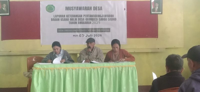 Pengurus BUMDes Sango Sadho menyampaikan LKPJ Tahun Buku 2025. (Elfrat Frans Dhena)