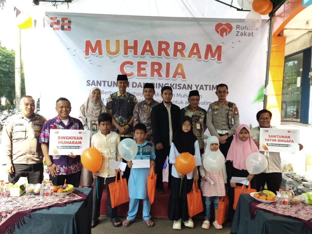 Kepala Seksi Zakat dan Wakaf Kementerian Agama Kota Tangerang Jamaludin, S.Psi., M.Si., Camat Karawaci Dr. Achmad Zuldin Syafii, A.P., M.Si., Kanit Lantas Polsek Karawaci Iptu Alex Rusman, S.H., M.M., Lurah Bojong Jaya Reza Rahmanda, S.STP., M.Si., serta Bhabinkamtibmas Kelurahan Bojong Jaya J.W. Purba. foto Rumah Zakat