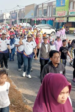 Jalan Santai HUT RI ke-81 di Pasar Kemis Meriah, Hadiah Kulkas hingga Sepeda Gunung Dibagikan