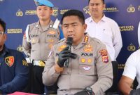 Kapolresta Tangerang Kombes Pol Andi Muhammad Indra Waspada Amirullah menyampaikan rilis pengungkapan kasus pengeroyokan dan kekerasan seksual dalam konferensi pers di Mapolresta Tangerang, Senin (10/8/2026).