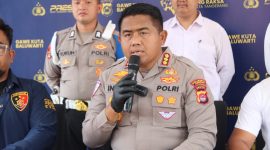 Kapolresta Tangerang Kombes Pol Andi Muhammad Indra Waspada Amirullah menyampaikan rilis pengungkapan kasus pengeroyokan dan kekerasan seksual dalam konferensi pers di Mapolresta Tangerang, Senin (10/8/2026).