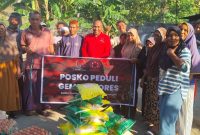 Sisir Pelosok Riung, Rinus Ndiwal Turun Langsung Bawa Bantuan untuk Warga Korban Gempa. (Foto: Istimewa)