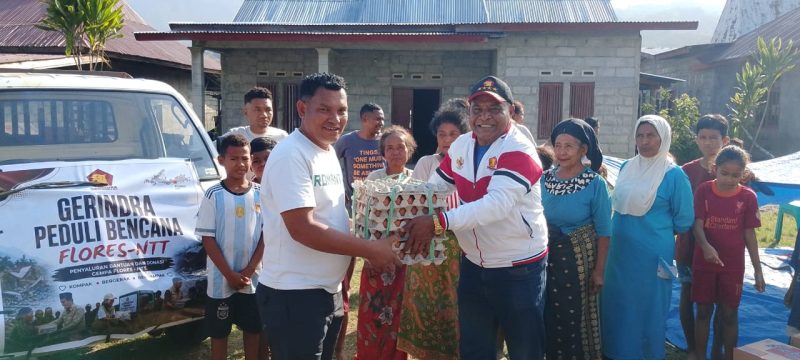 Karel Maku Turun Langsung Salurkan Bantuan Gempa, Warga Nirmala dan Takatunga Terima Kepedulian Gerindra.