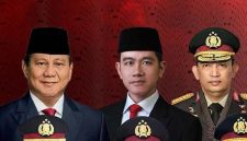 Potret kebersamaan Presiden,  Wakil Presiden dan  kepolisian dalam suasana penuh semangat kebangsaan dan penghormatan terhadap institusi Polri.