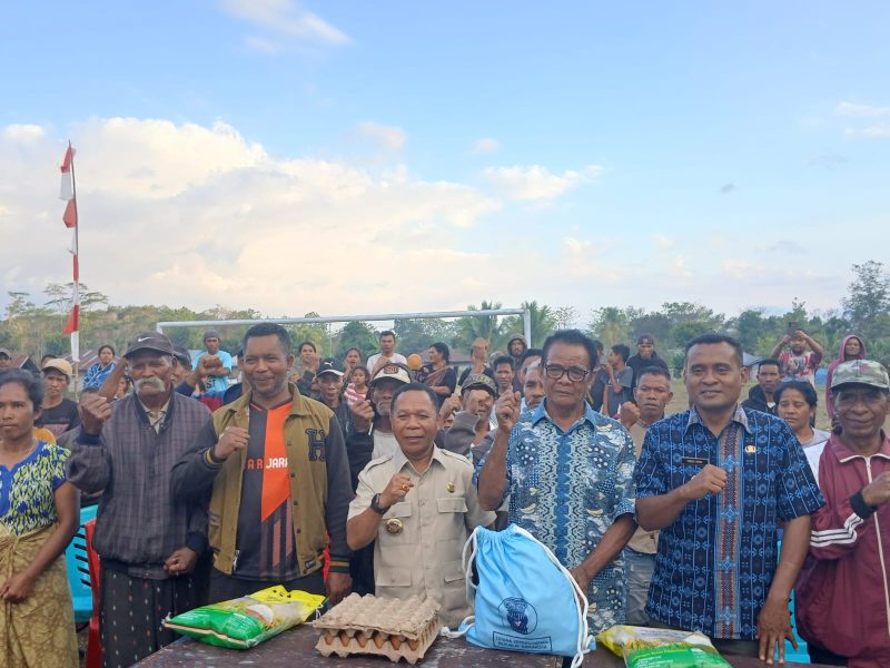 Bupati Ray Bena Bergerak Tanpa Henti, 89 Paket Bantuan Darurat Tiba di Alowulan dan Ize. (Foto: Elfrat Frans Dhena).