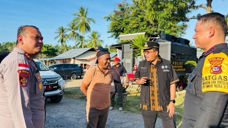 Gubernur Melki Turun ke Riung, Tegaskan Korban Gempa Flores Tak Boleh Kekurangan Makan hingga Tempat Aman. (Foto: Humas Prokopim Ngada)