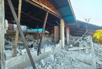 Gempa Susulan Luluhlantakkan Rumah Janda 64 Tahun di Ngada, Balita Kini Kehilangan Tempat Berteduh. (Foto: Istimewa)