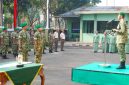 Dandim 0510/Tigaraksa Letkol Inf Yudho Setyono, S.H. menyampaikan arahan dalam tradisi korps, disaksikan personel Kodim 0510/Tigaraksa dan anggota Persit KCK.