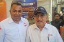 Ketua PMI Pusat, Jusuf Kalla didampingi Ketua PMI Ngada, Romilus Juji. (Foto: Istimewa).