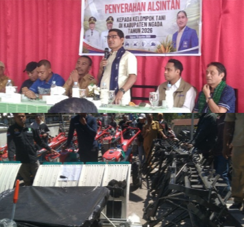 33 Alsintan Mengguyur Ngada: Traktor hingga Rice Transplanter, Jejak Aspirasi Ahmad Yohan Kembali Terbukti. (Foto: Elfrat Frans Dhena)