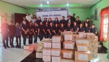 Bank NTT Bergerak untuk Ngada, Bantuan Kemanusiaan Disalurkan Lewat Posko BPBD. (Foto: Elfrat Frans Dhena)