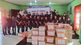 Bank NTT Bergerak untuk Ngada, Bantuan Kemanusiaan Disalurkan Lewat Posko BPBD. (Foto: Elfrat Frans Dhena)