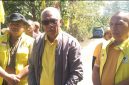 Ketua DPD II Partai Golkar Ngada, Andreas Paru didampingi, Sekretaris dan Bendahara Partai Golkar Kabupaten Ngada. (Foto: Elfrat Frans Dhena).
