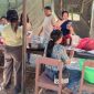 Pastikan Korban Gempa Tak Kelaparan, Wakil Bupati Ngada, Bernadinus Dhey Ngebu (BDN)/Tinjau Dapur Tanggap Bencana. (Foto: Humas/Prokopim Ngada).