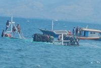 Kapal Rp1 Miliar Tenggelam di Laut Sawu, Nelayan Aimere Berpacu dengan Waktu Selamatkan “Basaudara” (Foto: Elfrat Frans Dhena)